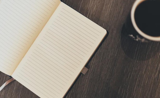 最后加载广告的JS代码