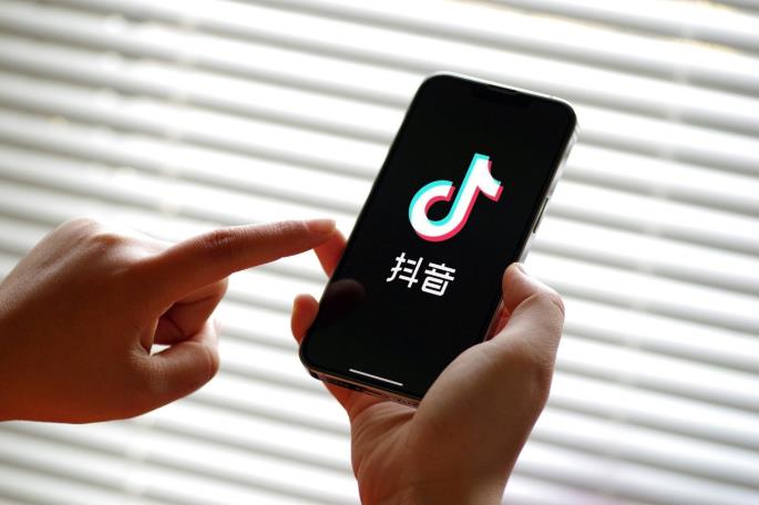 世间安得双全法，不负如来不负卿